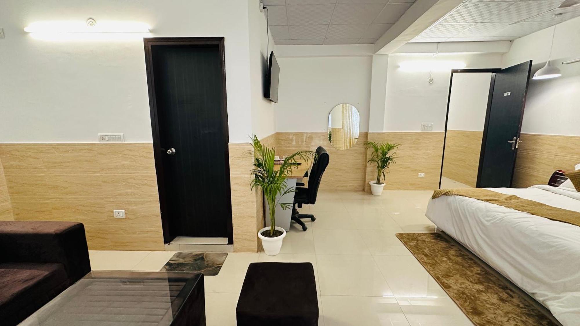 Hotel Relax In - Noida Sector 18 외부 사진